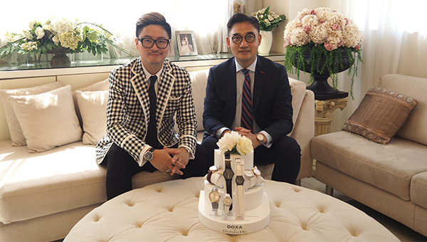 (左)何国钲(右)刘伟华 (左)何国钲(右)刘伟华