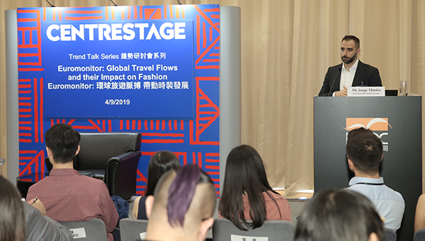 CENTRESTAGE CENTRESTAGE