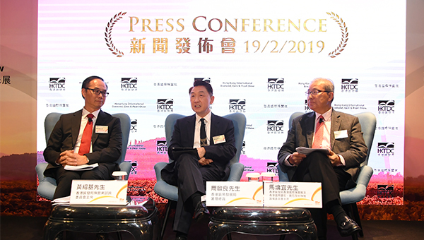 左起:黃紹基、周啟良、馬墉宜 左起:黃紹基、周啟良、馬墉宜