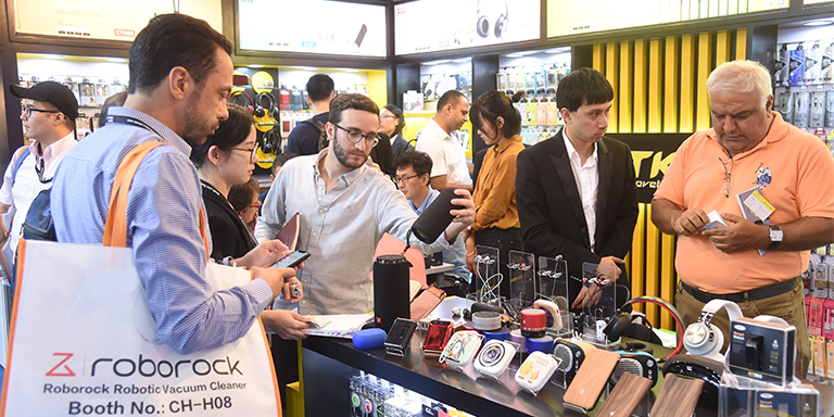 燈飾電子資訊科技三展