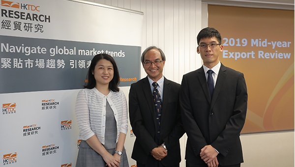 左起:曾詩韻, 關家明, 潘焯匡 左起:曾詩韻, 關家明, 潘焯匡