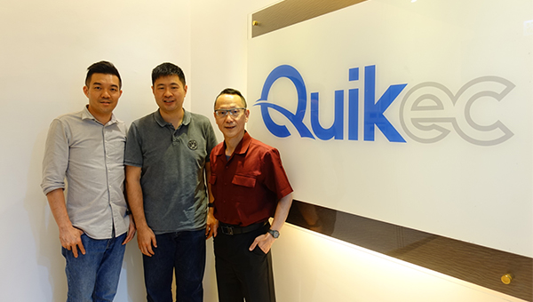 李秋明(右) 李秋明(右)