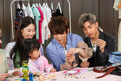 姜濤(右二)和Anson Kong(右一) 姜濤(右二)和Anson Kong(右一)